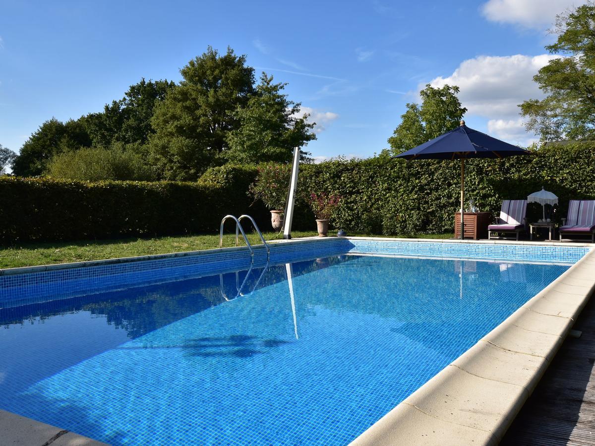 Modern Holiday Home With Private Pool Le Châtelet Exteriör bild